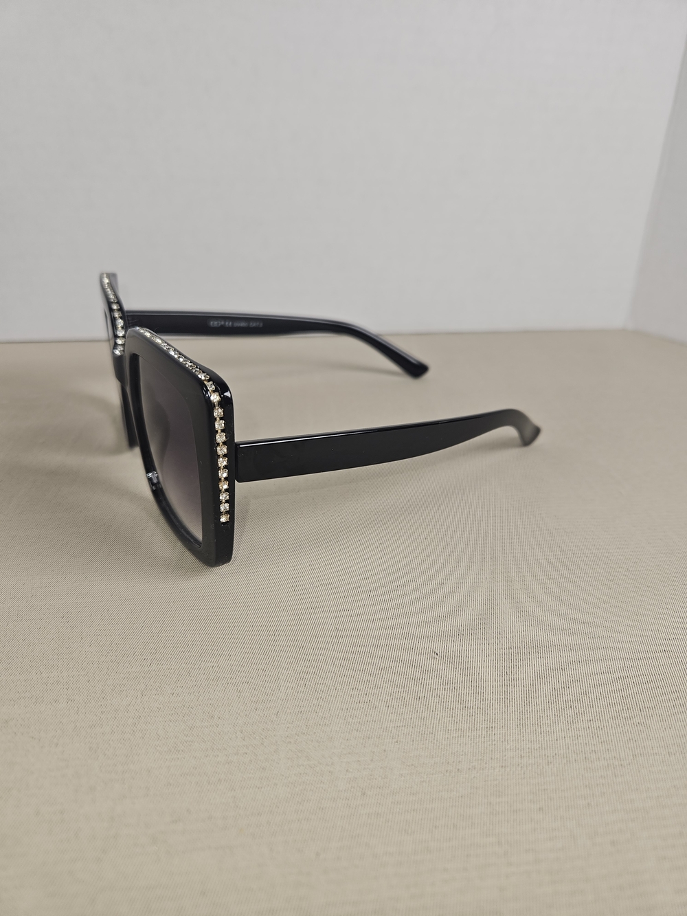 Black Oversized Square Women's Sunglasses - Picture 3 of 11
